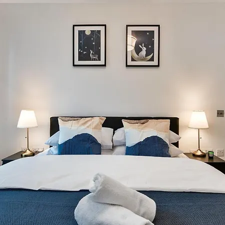 Khayat Homes - The Cosmo - Two Bed London Exterior photo