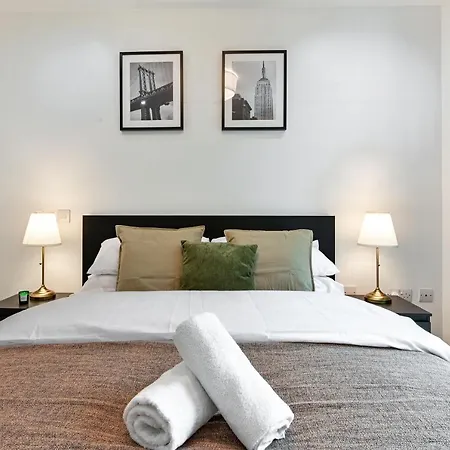 Khayat Homes - The Cosmo - Two Bed London Exterior photo